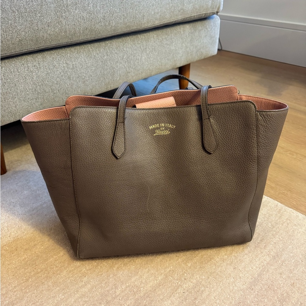 Gucci Swing Leather Tote